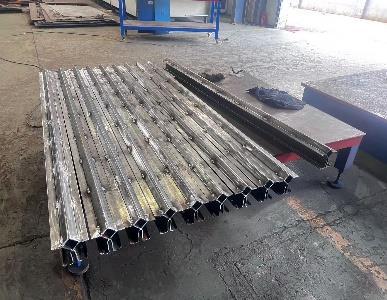 Сталеві оцинковані конструкції для кріплення сонячних модулів